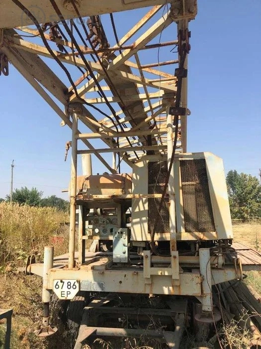 Bauer 12 mbg буровая установка. Буровая на базе уаз укб 12/25. Буровая машина bauer mbg 12 мощность л. Bauer mbg-12 глубина бурения. Буровая станок укб-12/25.